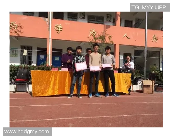 广场舞与篮球激情碰撞小伙展现青春活力与运动魅力